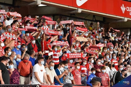 10.362 abonados podrán acceder al Granada - Real Sociedad de este jueves (JOSÉ M. BALDOMERO)