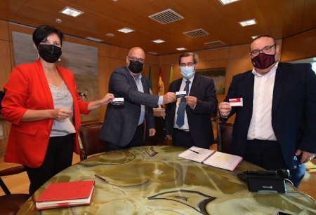 Imagen de la reunión con el presidente de RACA (R. MARTÍNEZ / DIPGRA) 