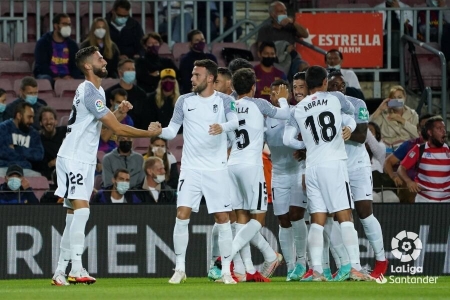 El Granada buscará esta tarde su primer triunfo del curso ante la Real Sociedad (LALIGA)