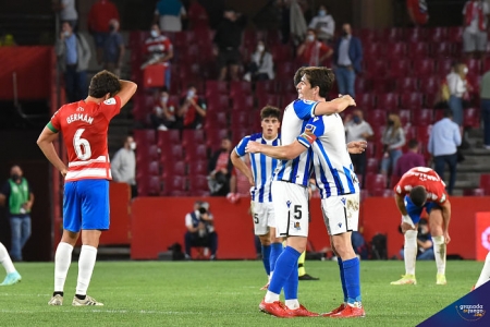 El Granada finaliza la sexta jornada en puestos de descenso tras la derrota ante la Real Sociedad (JOSÉ M. BALDOMERO)