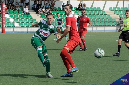 El derbi fue muy intenso (JOSÉ M. BALDOMERO)
