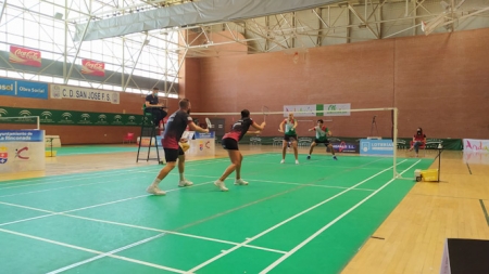 El Bádminton Granada-Grupo Torres ha debutado con victoria (CLUB BÁDMINTON GRANADA) 