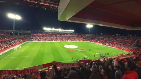 El `Nuevo Los Cármenes` vivió una noche de las grandes ante el Sevilla (FRAN CALVO)