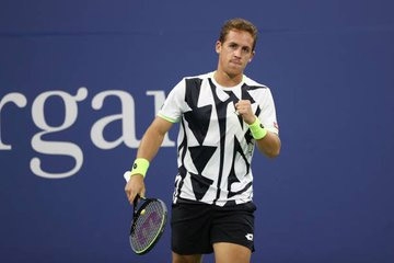 Roberto Carballés derrotó a Renzo Olivo en Indian Wells (USTA) 