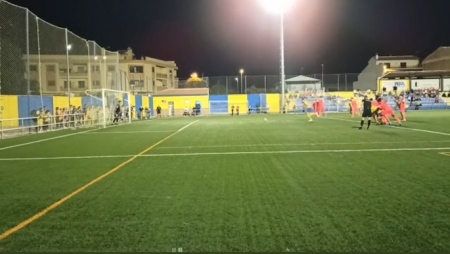 Penalti lanzado por Javi Gadea (CD AGROISA HUÉTOR TÁJAR) 