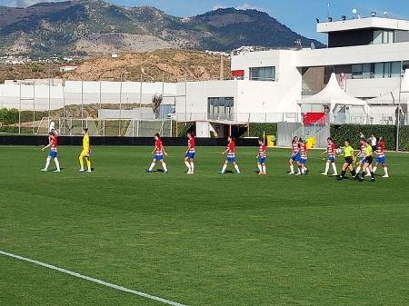 El Granada Femenino cosechó su primera derrota de la temporada en casa ante el Córdoba (FRAN CALVO)