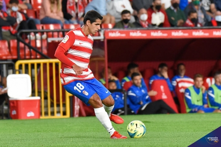Luis Abram, durante el último partido liguero ante el Sevilla (JOSÉ M. BALDOMERO)