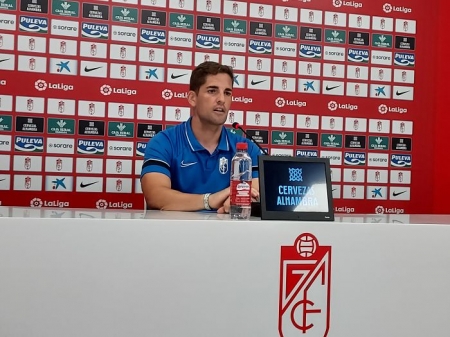 Robert Moreno, entrenador del Granada CF, en una comparecencia anterior (FRAN CALVO)