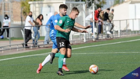 El Huétor Vega quiere hacerse fuerte en casa (JOSÉ M. BALDOMERO) 