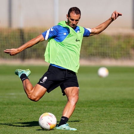 Víctor Díaz, durante el entrenamiento del martes en la Ciudad Deportiva (PEPE VILLOSLADA / GCF)