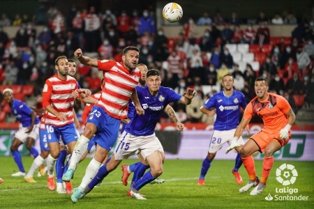 El Granada salvó un punto in extremis en casa ante el Getafe gracias a un gol de Jorge Molina en el último suspiro (LALIGA)