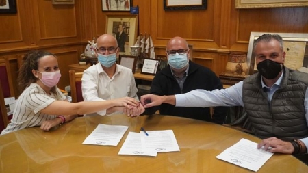 Imagen de la firma del convenio (RACA)