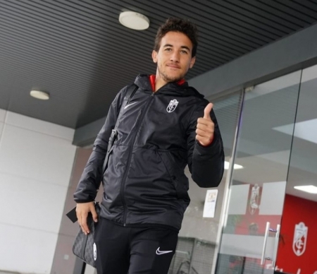 Luis Milla, a la salida de la Ciudad Deportiva rumbo a Valencia (PEPE VILLOSLADA / GCF)