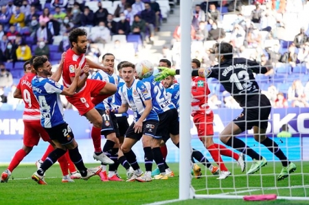 El Granada perdió en Cornellà y puso fin a una racha de cuatro jornadas sin conocer la derrota (PEPE VILLOSLADA / GCF)