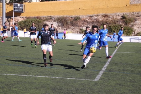 El Monachil se impuso al Maracena en el derbi de la jornada en División de Honor (MANU LÓPEZ)