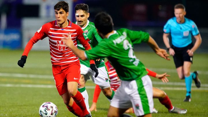 Soro, durante el San Juan - Granada de la primera eliminatoria de Copa del curso pasado (PEPE VILLOSLADA / GCF) Soro, durante el San Juan - Granada de la primera eliminatoria de Copa del curso pasado (PEPE VILLOSLADA / GCF)