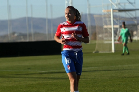 Raquel, durante el último partido del Granada ante el Alba Fundación (JOSÉ VELASCO / GRJ)