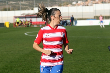 Mascaró, durante un partido anterior con el Granada Femenino (JOSÉ VELASCO / GRJ)
