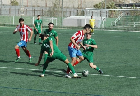 El Atarfe se fajó en defensa ante el Poli Almería (DAVINIA CAPEL)