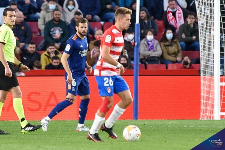 Isma Ruiz, durante el partido ante el Real Madrid (JOSÉ M. BALDOMERO)
