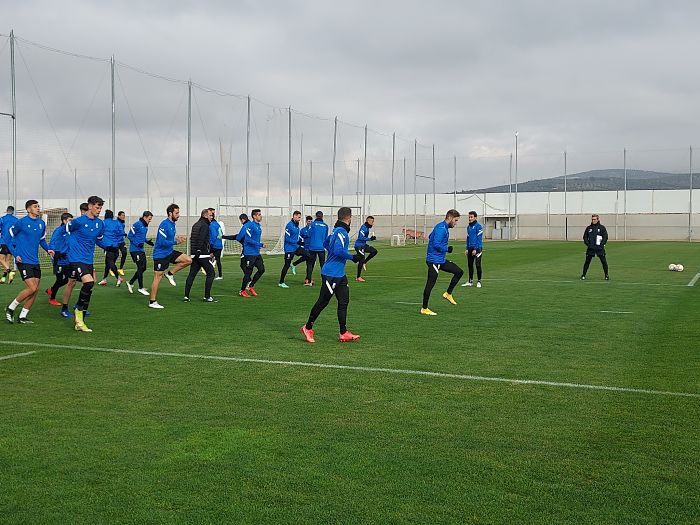 El Granada afronta un complicado y fundamental partido en `San Mamés`. En la imagen, su último entrenamiento antes de viajar a tierras vascas (FRAN CALVO) El Granada afronta un complicado y fundamental partido en `San Mamés`. En la imagen, su último entrenamiento antes de viajar a tierras vascas (FRAN CALVO)
