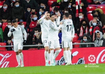 El Granada celebra el gol de Jorge Molina en San Mamés (LALIGA)