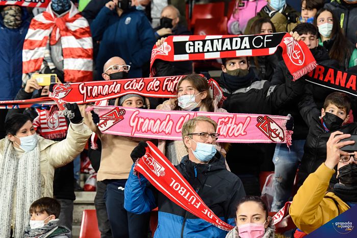 El Granada ya ha anunciado los precios de los dos últimos partidos del año en el `Nuevo Los Cármenes` (JOSÉ M. BALDOMERO)