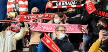 El Granada ya ha anunciado los precios de los dos últimos partidos del año en el `Nuevo Los Cármenes` (JOSÉ M. BALDOMERO)