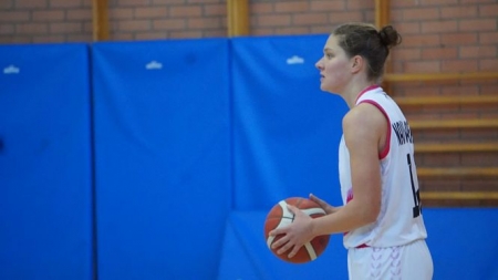 Nauwelaers en un lance del partido (RACA) 