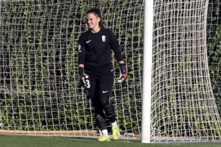 Andrea Romero, durante el encuentro entre el Granada Femenino y el Alba Fundación (JOSÉ VELASCO / GRJ)