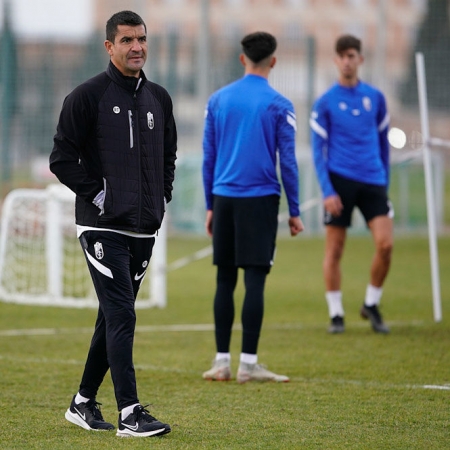 Rubén Torrecilla durante un entrenamiento del filial esta semana (GRANADA CF) 