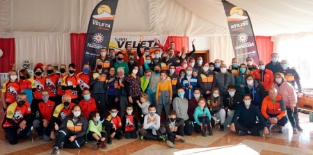 Foto de familia tras la finalización de la liga de orientación (CLUB VELETA)