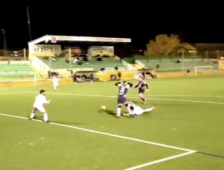 Acción del partido entre Guadix CF y CD Cultural Asako (GUADIX CF) 