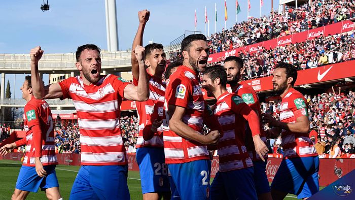 El Granada, con un Jorge Molina imperial, logró un triunfo vital ante el Mallorca (JOSÉ M. BALDOMERO) El Granada, con un Jorge Molina imperial, logró un triunfo vital ante el Mallorca (JOSÉ M. BALDOMERO)