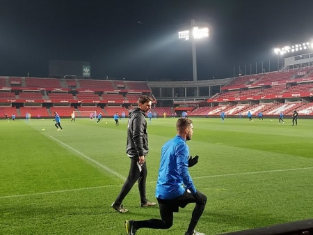 Rubén Rochina, entrenando de forma individual durante uno de los últimos entrenamientos en el `Nuevo Los Cármenes` (FRAN CALVO)