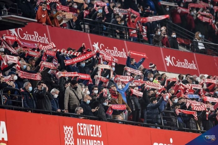 El Granada ha paralizado la venta de entradas para el partido contra el Barça (JOSÉ M. BALDOMERO)