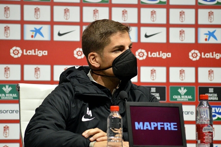 Robert Moreno, entrenador del Granada CF, en una comparecencia anterior (JAVIER PALMA)