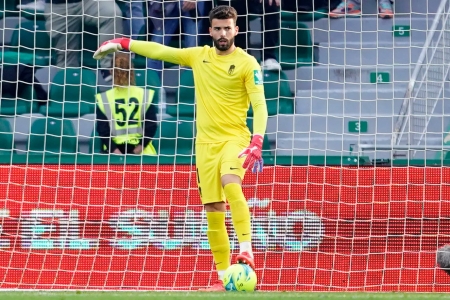 Luís Maximiano, durante el último partido del Granada en el `Martínez Valero` (PEPE VILLOSLADA / GCF)