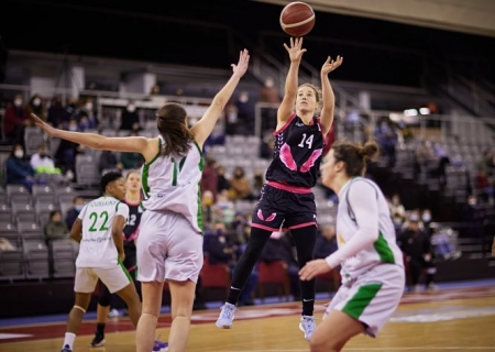 Patricia Bennett lanza de tres (RACA) 