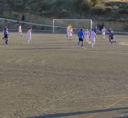 Momento del partido entre Purullena y Guadix CF (GUADIX CF) 