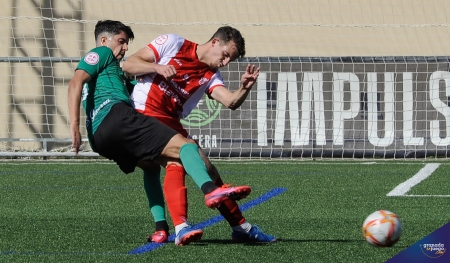 El CD Huétor Vega recibe este miércoles al líder (JOSÉ M. BALDOMERO)