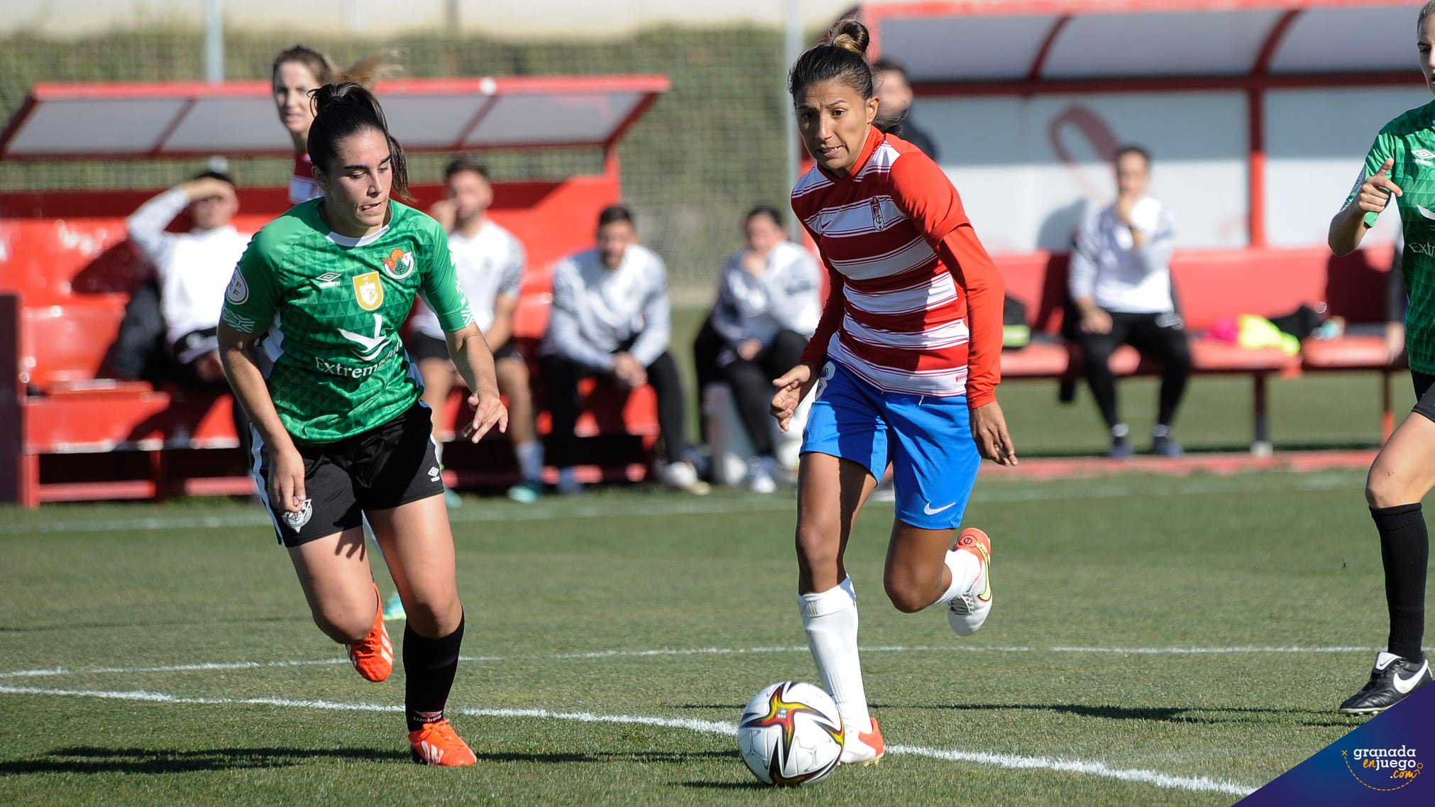 El Granada Femenino volverá a la competición este domingo en la Ciudad Deportiva ante el Santa Teresa (JOSÉ M. BALDOMERO) El Granada Femenino volverá a la competición este domingo en la Ciudad Deportiva ante el Santa Teresa (JOSÉ M. BALDOMERO)