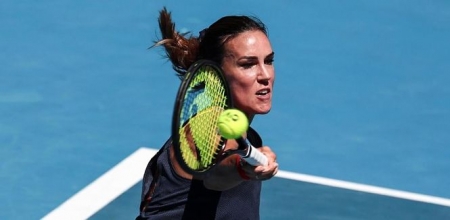 Nuria Párrizas no pudo con Jessica Pegula en el Open de Australia (JASON O`BRIEN / EFE)