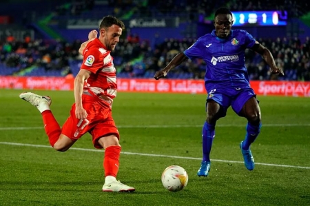 Quini, en un lance del Getafe - Granada (PEPE VILLOSLADA / GCF)