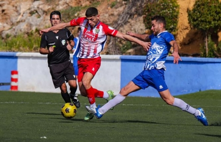 El Arenas de Armilla se llevó un vibrante derbi (JORGE LOZANO) 