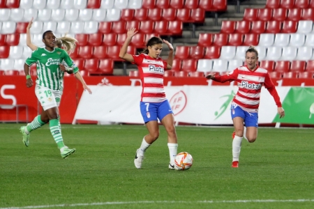 Laura Pérez y Mascaró, en la acción del último minuto donde se decretó un fuera de juego inexistente (JOSÉ VELASCO / GRJ)