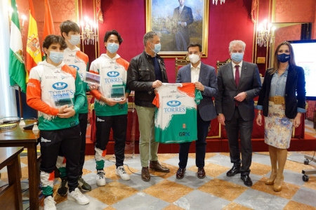 Recepción al Club Bádminton Granada (AYTO. GRANADA)