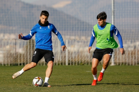 El Recreativo ha preparado el partido a máxima intensidad (CANTERA NAZARÍ)