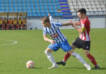 El CF Motril consiguió un justo triunfo (GABRIEL R. LÁZARO)