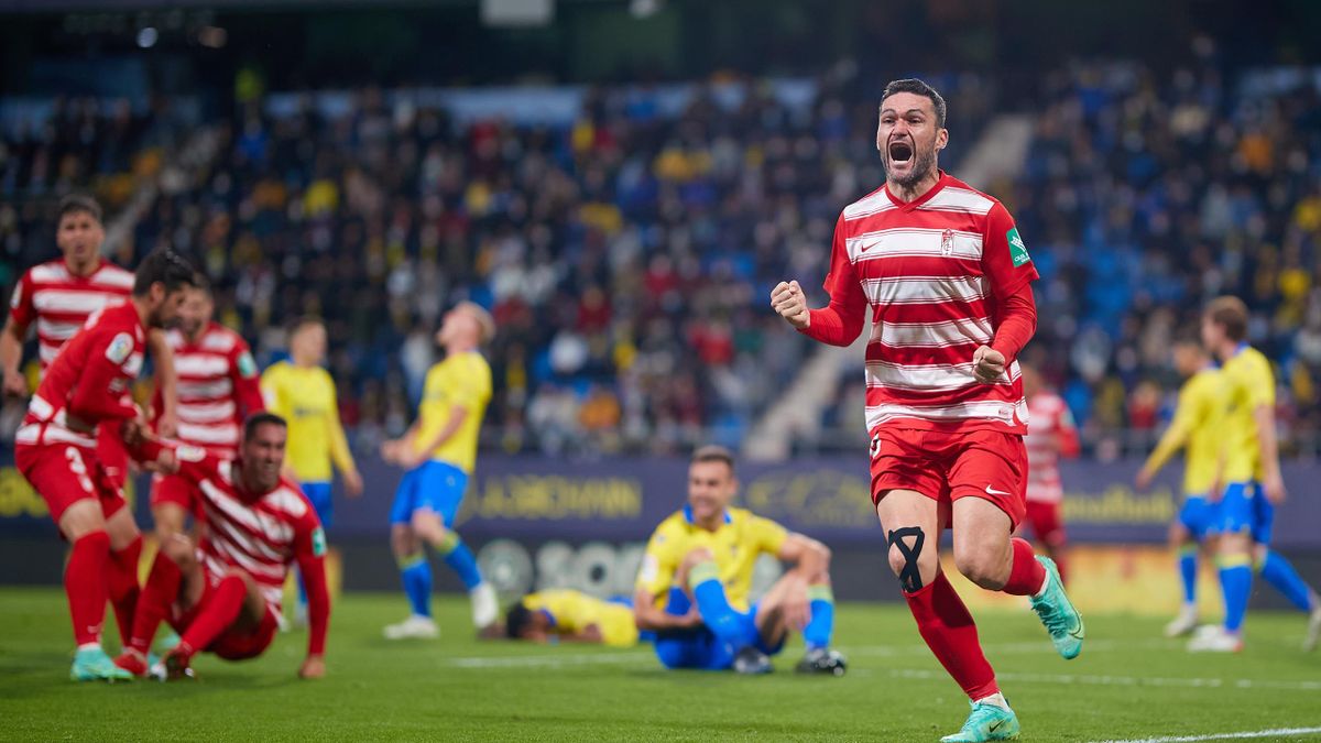 Jorge Molina celebra el gol que le dio al Granada un punto in extremis ante el Cádiz en la primera vuelta (EUROSPORT) Jorge Molina celebra el gol que le dio al Granada un punto in extremis ante el Cádiz en la primera vuelta (EUROSPORT)